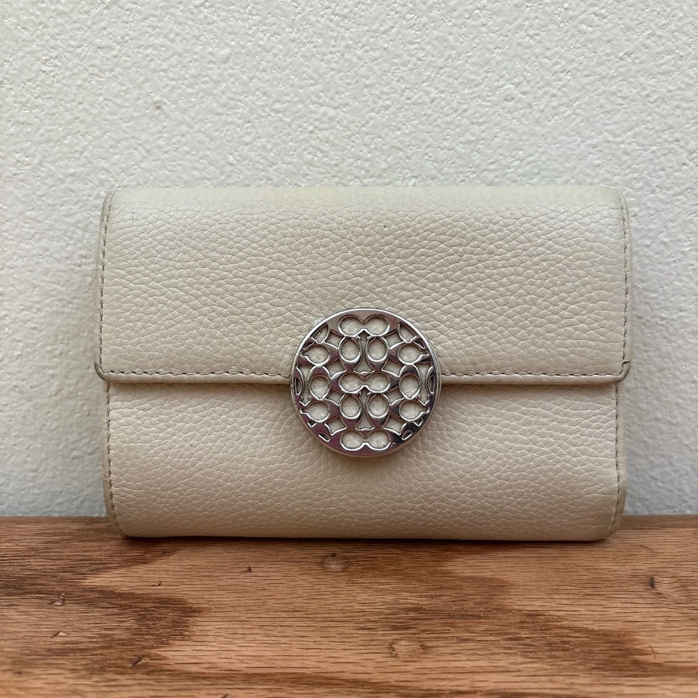 Coach Alexandria Wallet White Leather Trifold Zip Pocket Retro Vintage